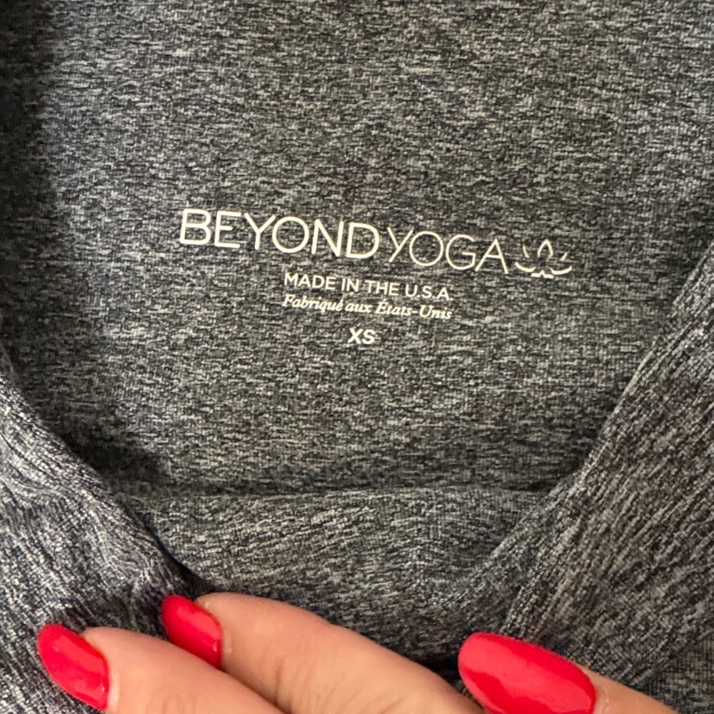 Beyond Yoga Dark heather Gray with shimmer Leggings - Picture 2 of 4